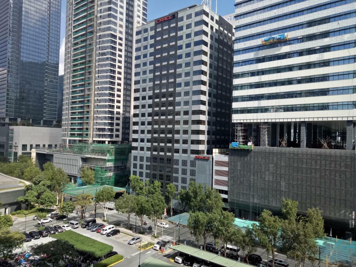 Апартаменты Forbes Area Bgc Taguig Манила Экстерьер фото