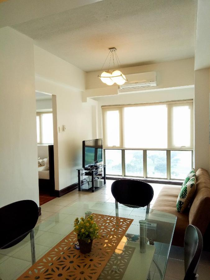 Апартаменты Forbes Area Bgc Taguig Манила Экстерьер фото